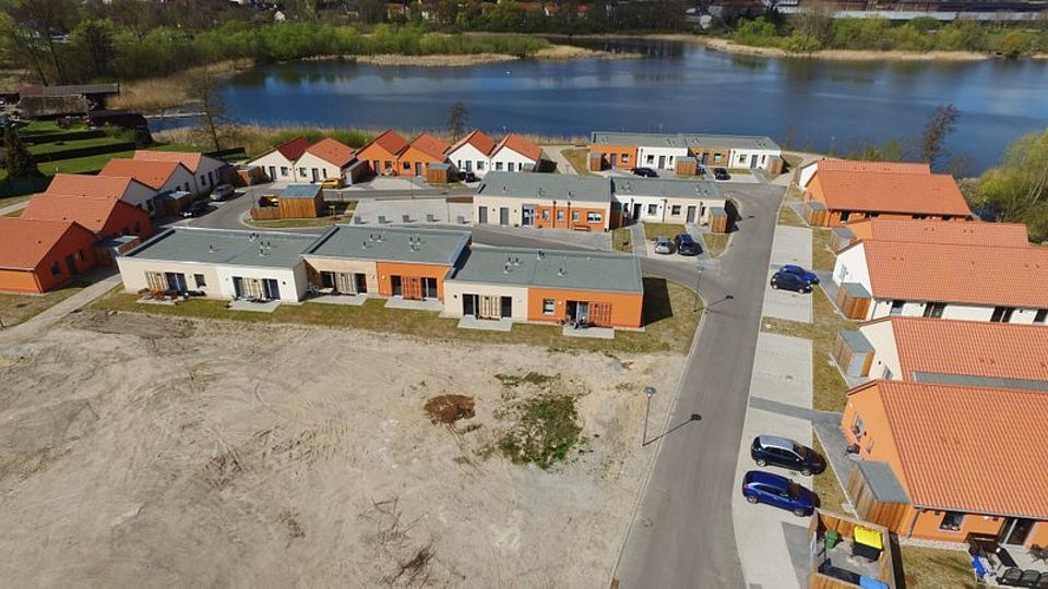 Bild zeigt eine Luftaufnahme der Anlage Betreutes Wohnen in Bützow.