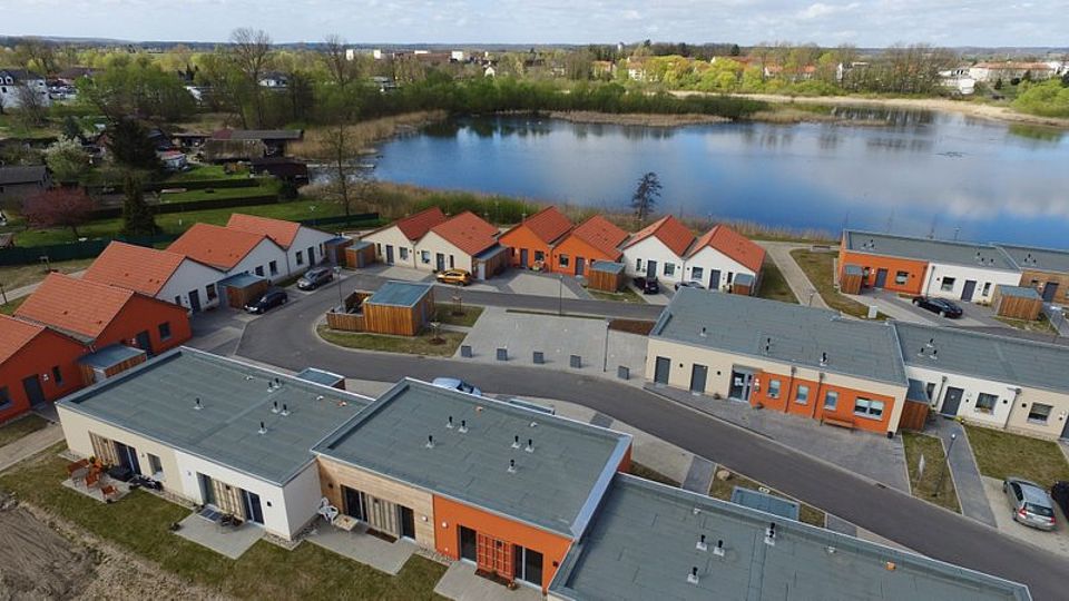 Bild zeigt eine Luftaufnahme der Anlage Betreutes Wohnen in Bützow.