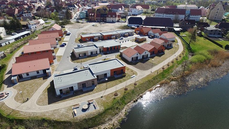 Bild zeigt eine Luftaufnahme der Anlage Betreutes Wohnen in Bützow.