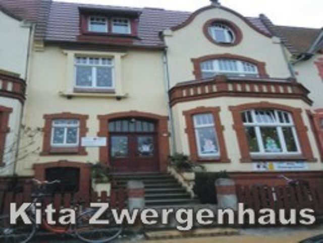 Bild zeigt das Gebäude der Kita "Zwergenhaus"