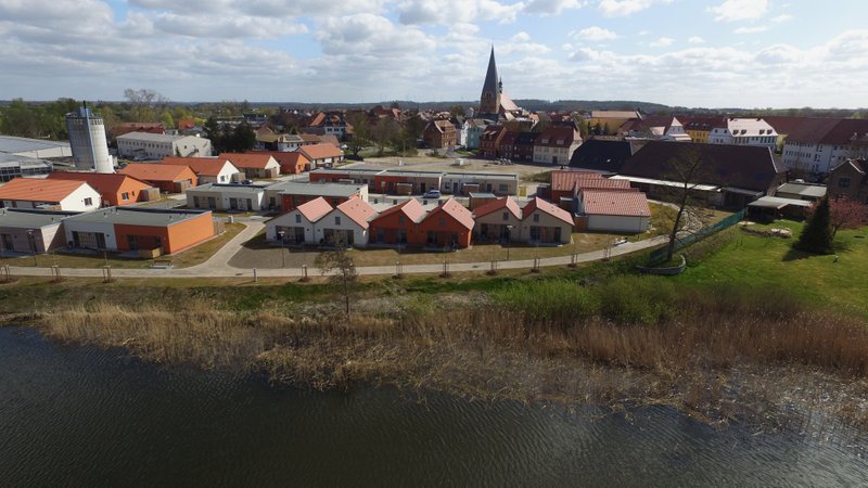 Bild zeigt eine Luftaufnahme der Anlage Betreutes Wohnen in Bützow.