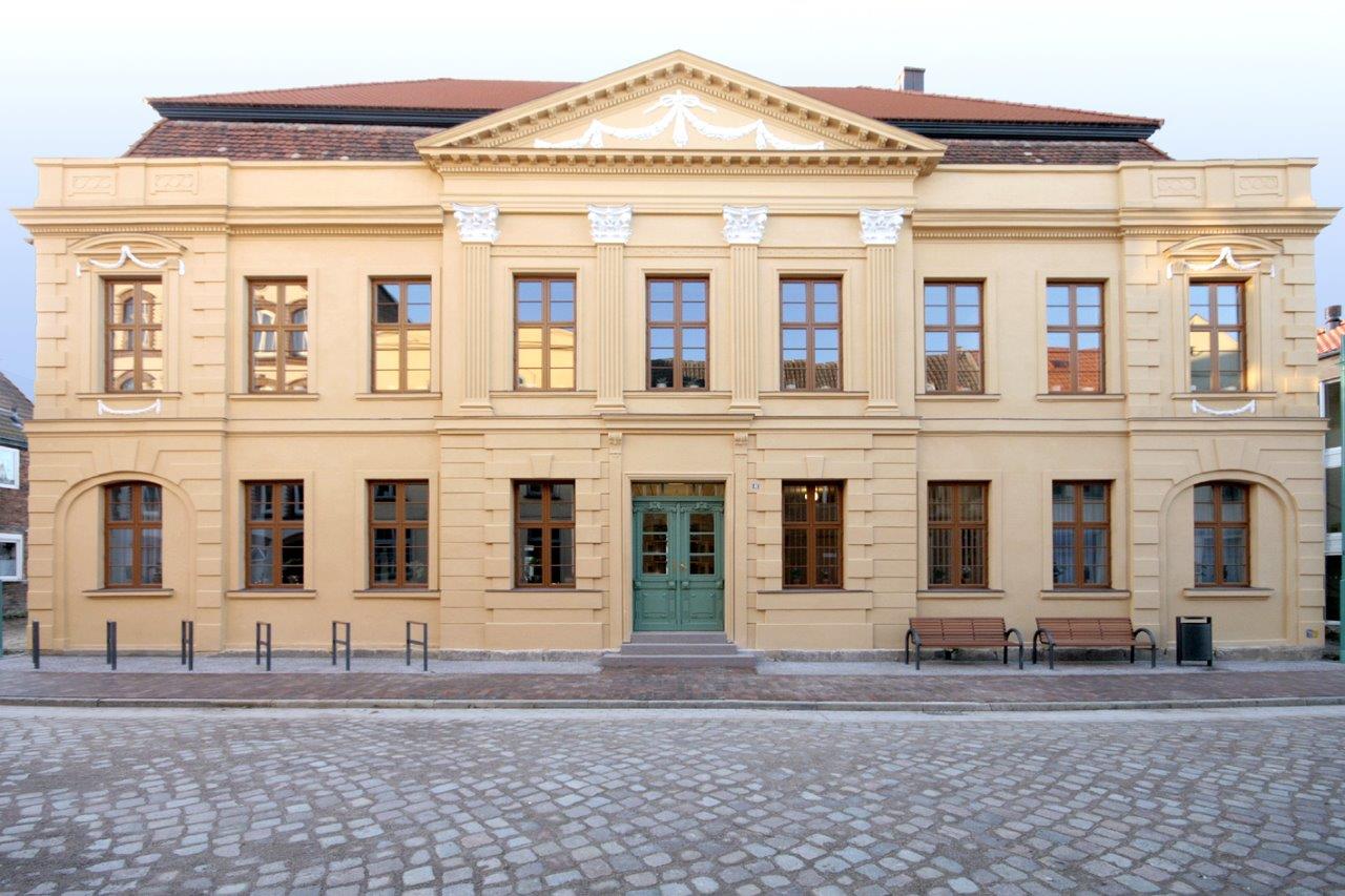 Tagespflege Güstrow Bild zeigt das Gebäuder der Tagespflege in Güstrow